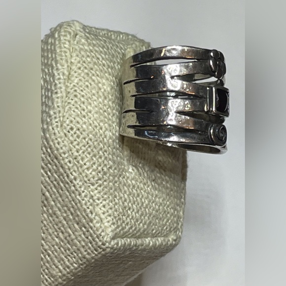 Silpada sterling silver Garnet Flower Swirl ring - Picture 3 of 5